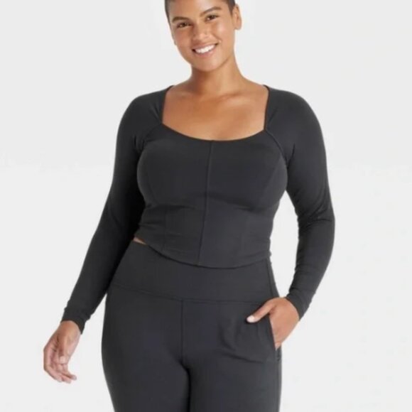 All In Motion | Everyday Soft Cropped Long Sleeve Top In Black - Picture 3 of 13